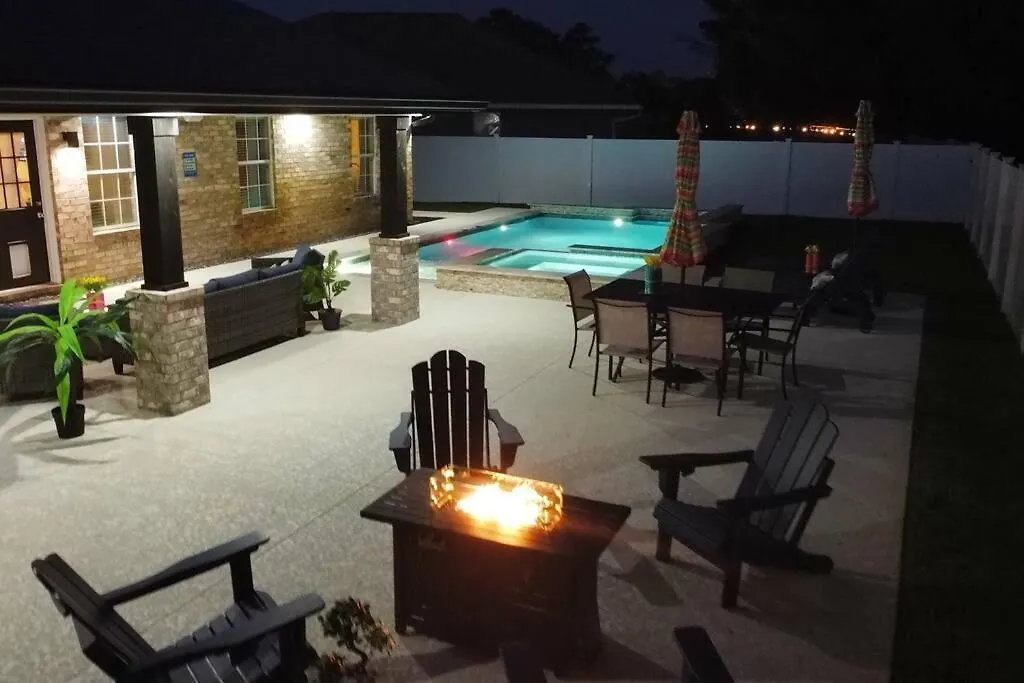 Destin Miramar Walk To Beach Pet Friendly Holiday home